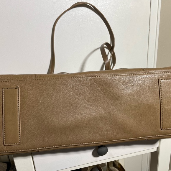 HOBO INTERNATIONAL “KINGSTON” XL leather tote - Picture 6 of 11